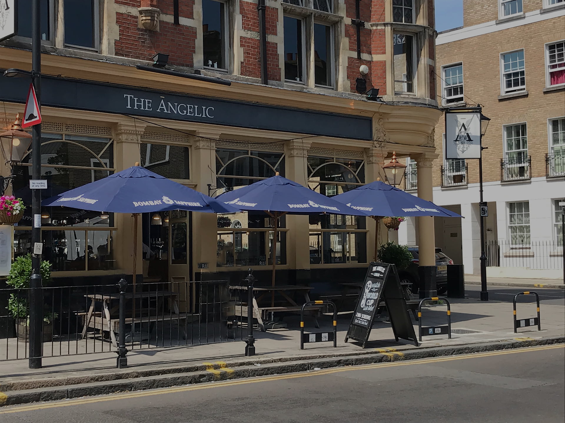 cantilever parasol for pub uk